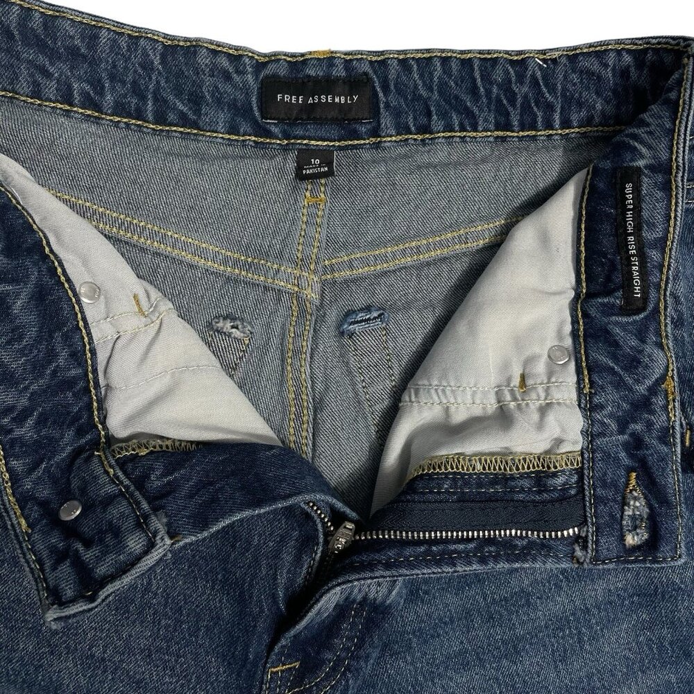 Free Assembly Jeans Size 10 Super High Rise Straight Distressed Raw Hem Womens - Picture 2 of 5